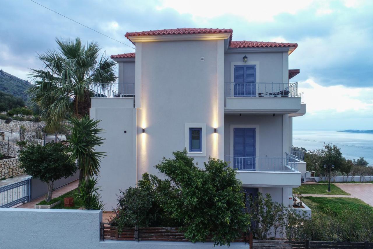 Erato - Private Pool Villa Fársa